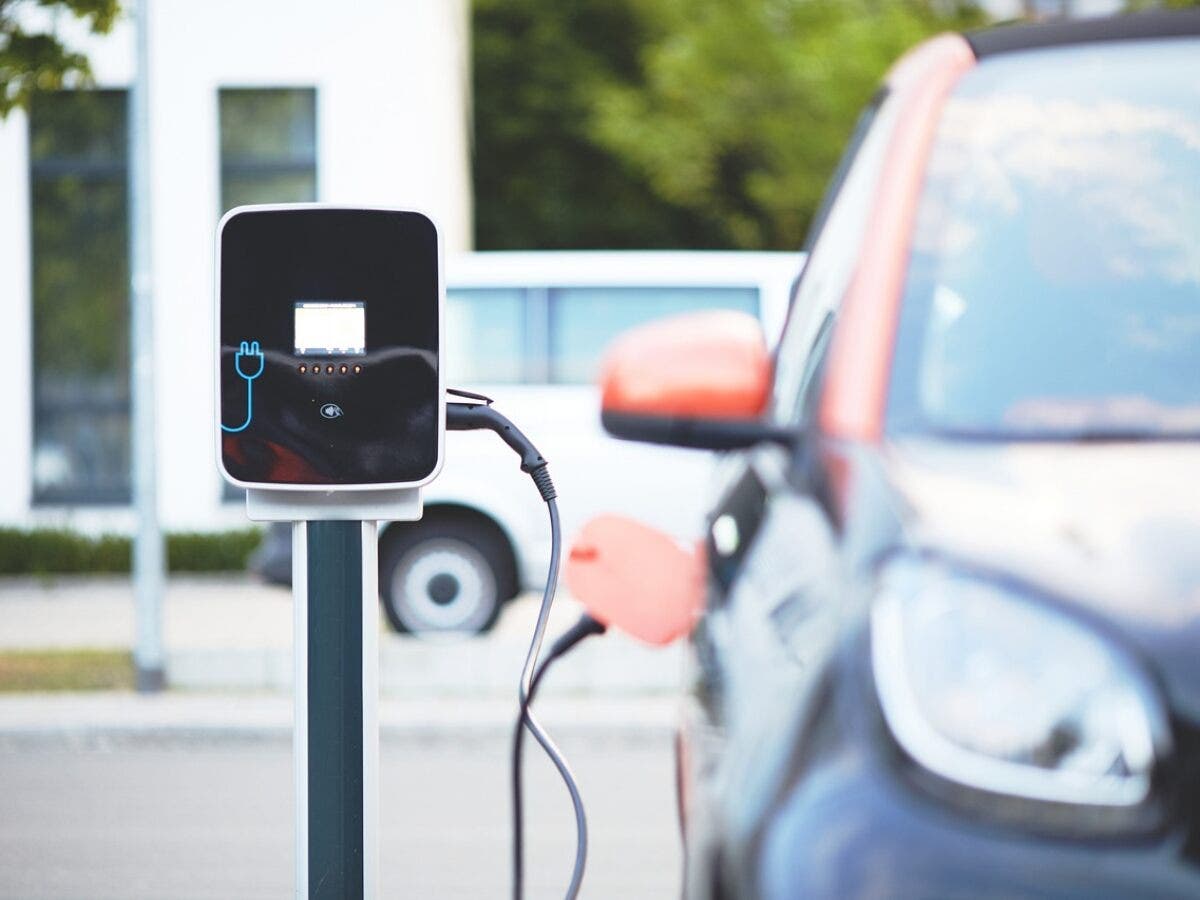 Auto elettriche: anche il forte caldo influisce sulla loro autonomia 