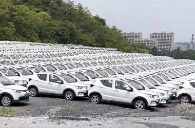 Cimitero auto elettriche