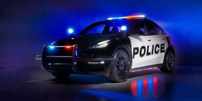 Tesla Model Y polizia