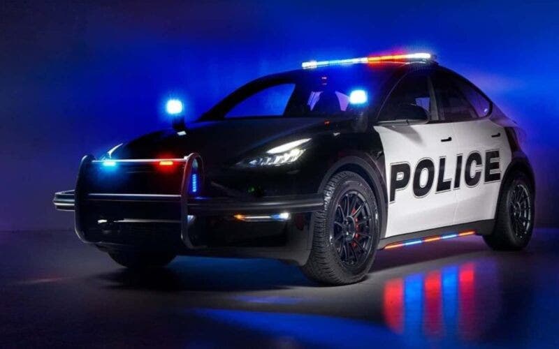 Tesla Model Y polizia