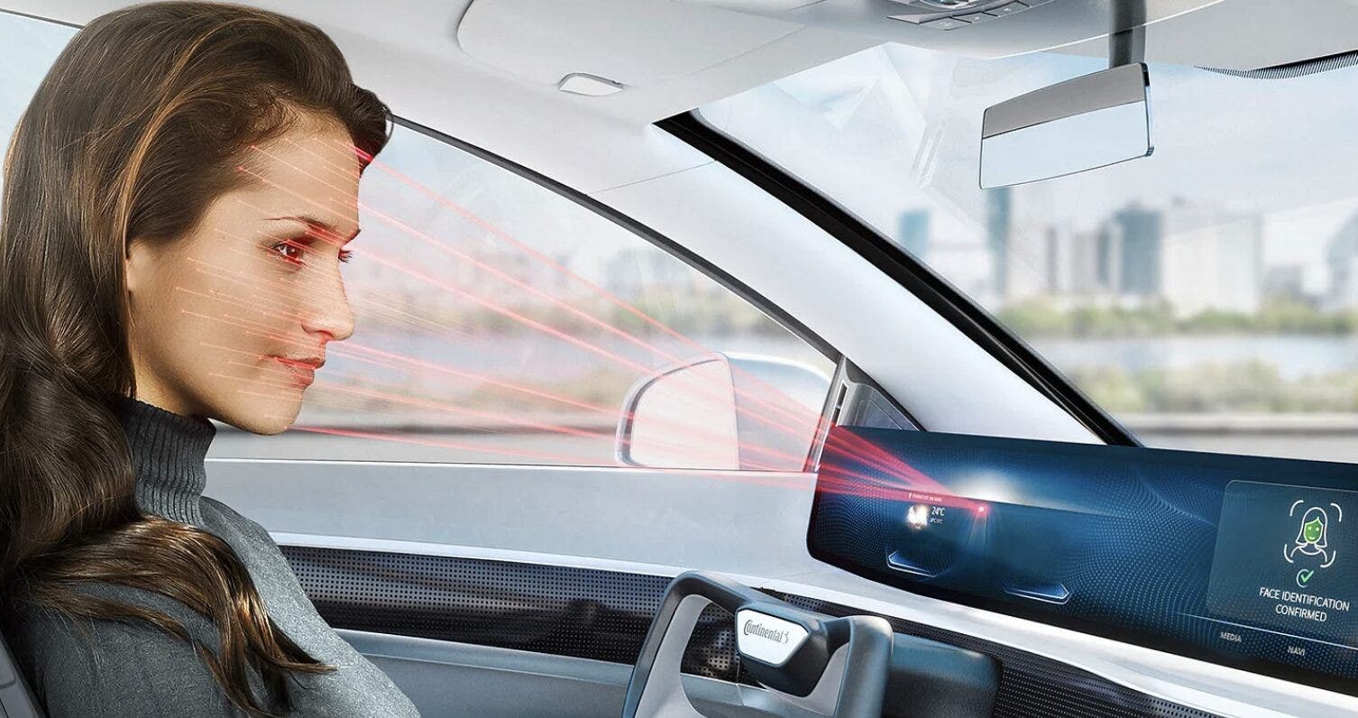 Head up display: una tecnologia innovativa per la guida