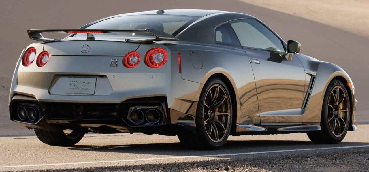 Nissan GT-R