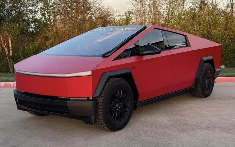 Tesla Cybertruck Rosso Ferrari