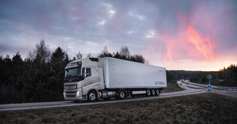 Camion Volvo motore a idrogeno a iniezione diretta