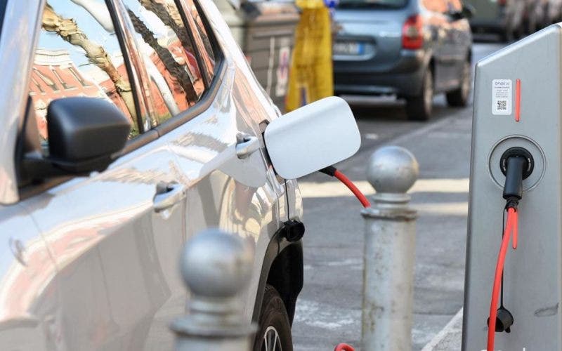 Un grande fornitore europeo dubita del futuro dei veicoli elettrici