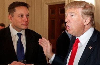 Tesla, crolla la reputazione del marchio per la vicinanza di Musk a Donald Trump