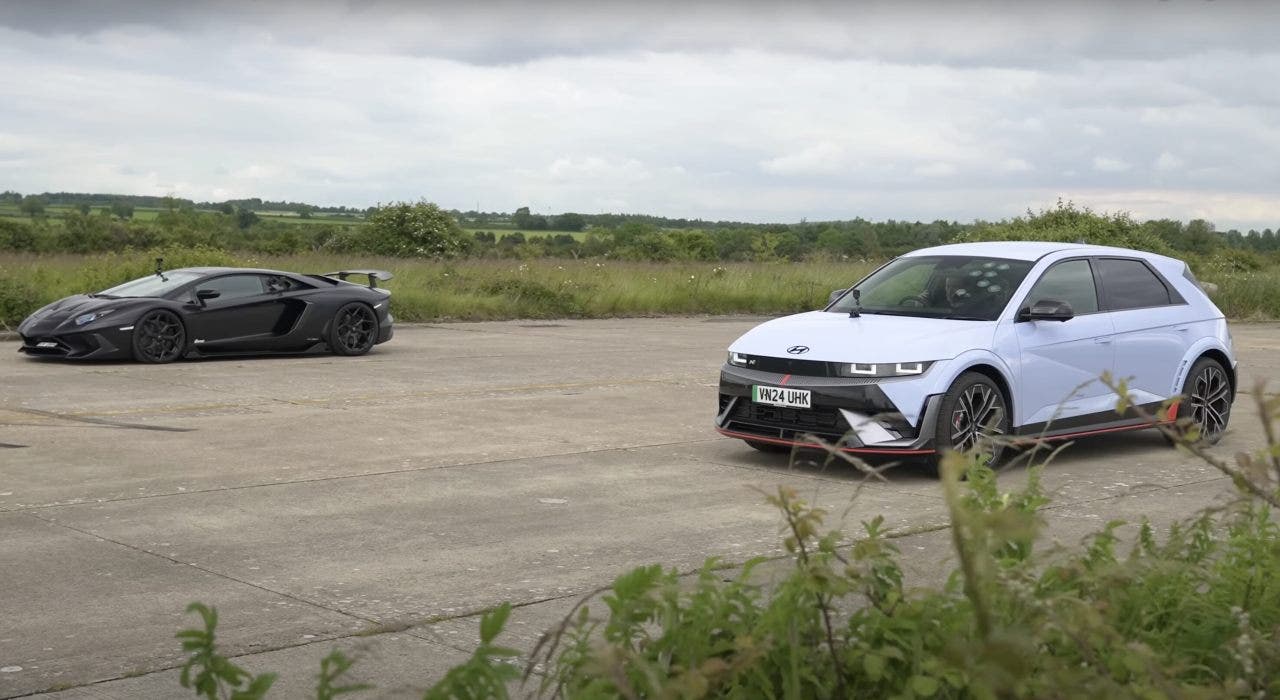 Hyundai Ioniq 5 N contro una Lamborghini Aventador