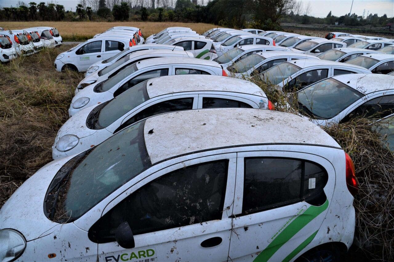 cimitero auto elettriche in cina