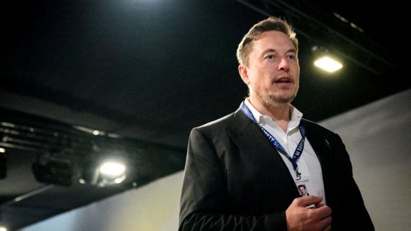 Elon Musk fa causa a OpenAI