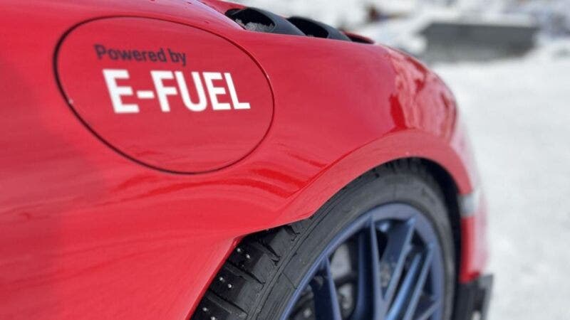 Porsche con e-fuel