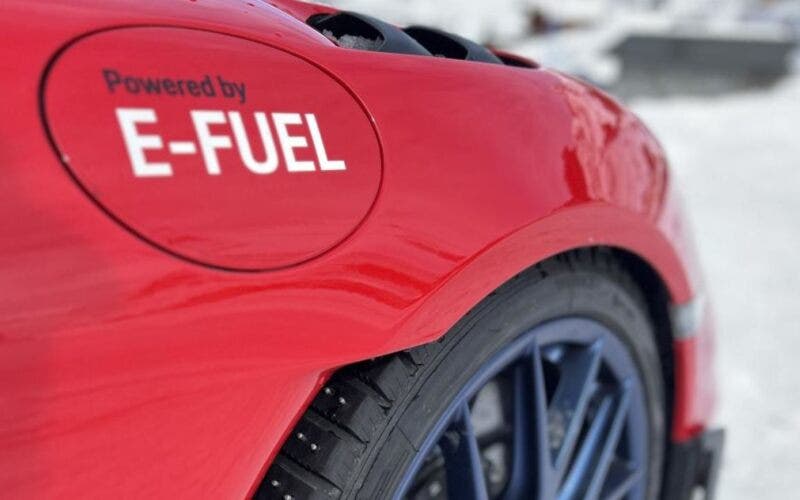 Porsche con e-fuel