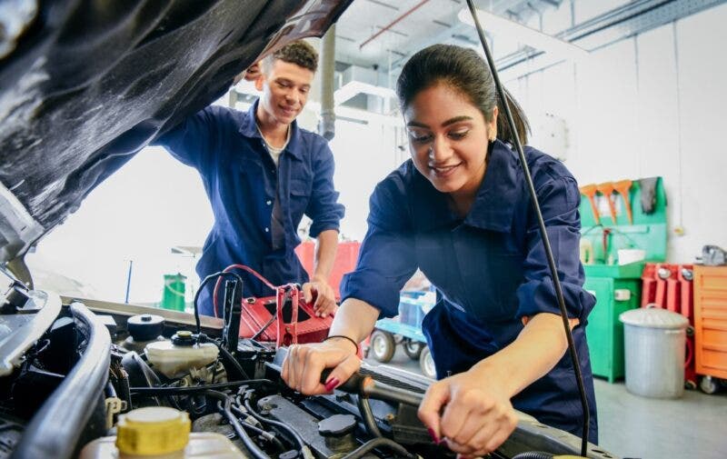 Riparazioni auto elettriche