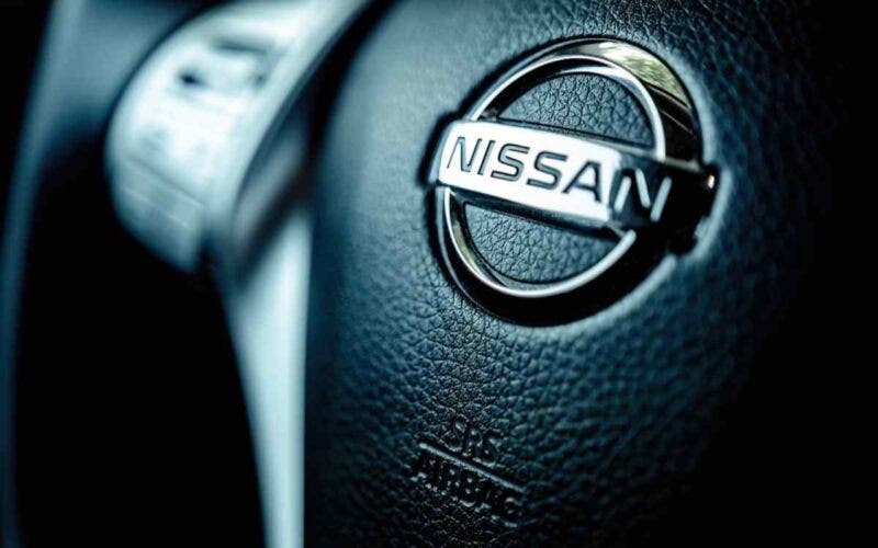 Logo Nissan