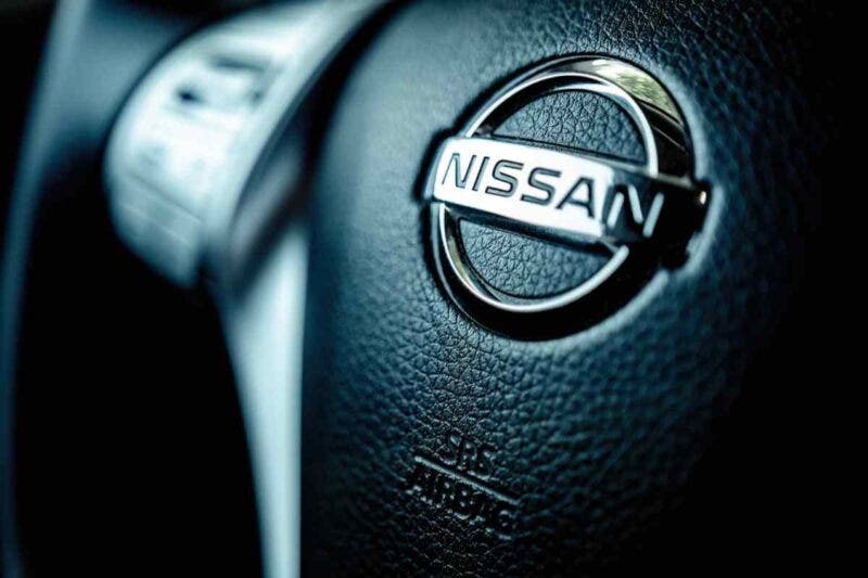 Logo Nissan