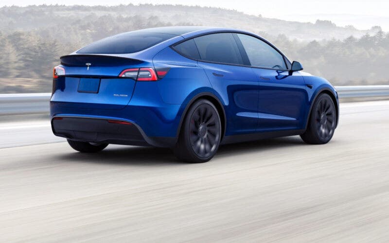 tesla Model Y LR AWD 7 posti