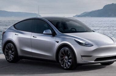 tesla Model Y LR AWD 7 posti