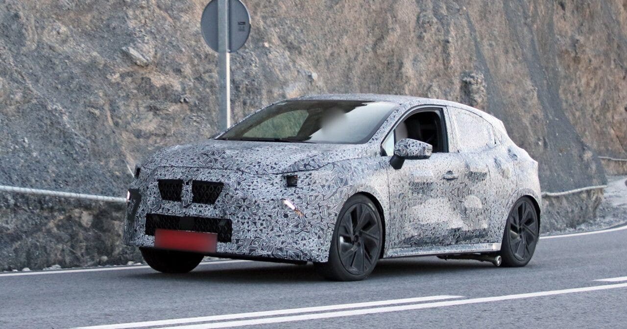 Renault Clio 2025 Spy Photo front