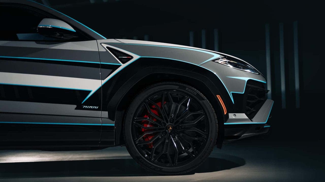 lamborghini urus se miami