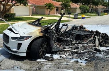 Incendio auto elettrica