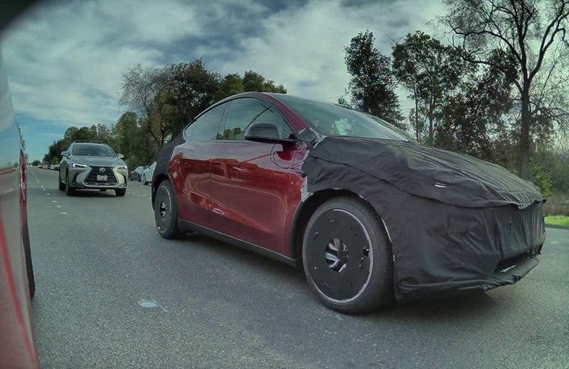 Tesla Model Y Juniper Performance foto spia