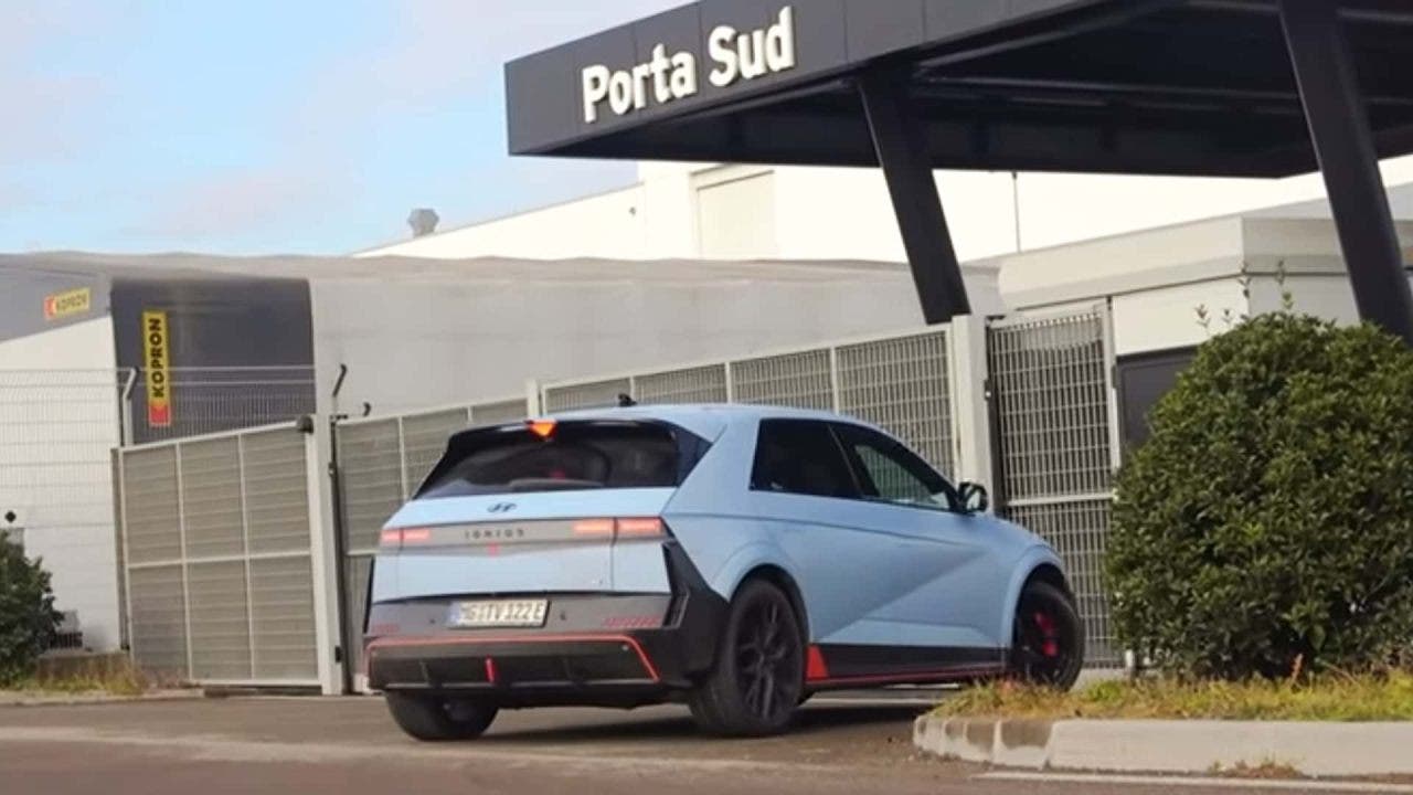 lamborghini testa la hyundai ioniq 5 n