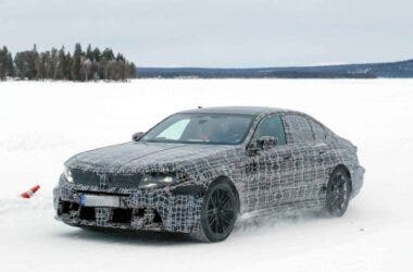 restyling BMW M5 foto spia