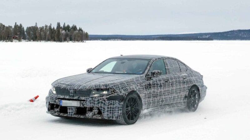 restyling BMW M5 foto spia