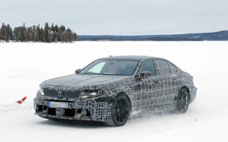 restyling BMW M5 foto spia