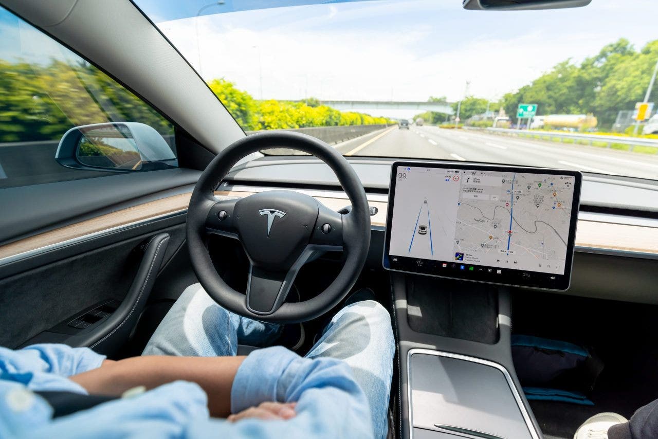 tesla full self driving