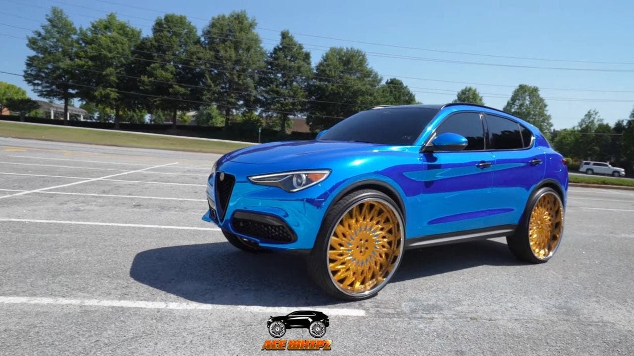 Alfa Romeo Stelvio on 30 inch wheel