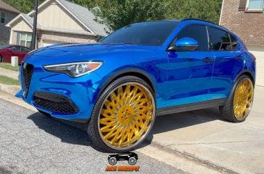 Alfa Romeo Stelvio on 30 inch wheel