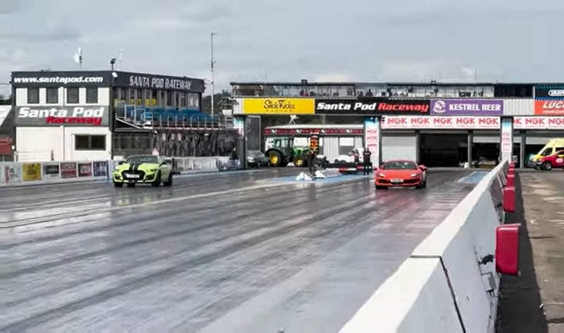 Ferrari 296 GTS Shelby GT500 drag race