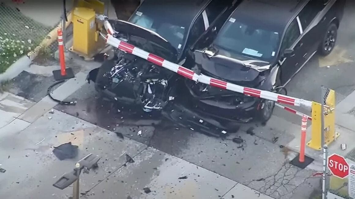 Dodge Durango Detroit crash