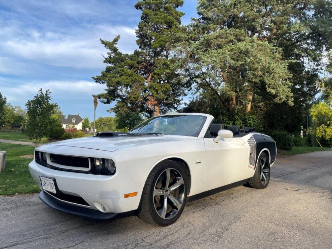 2014 Dodge Challenger R/T Convertible at auction - Canada