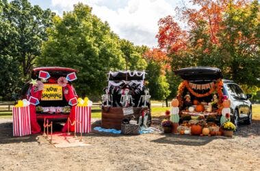 Chrysler, Halloween spirit bChrysler Pacifica official Minivan of Trunk or Treat