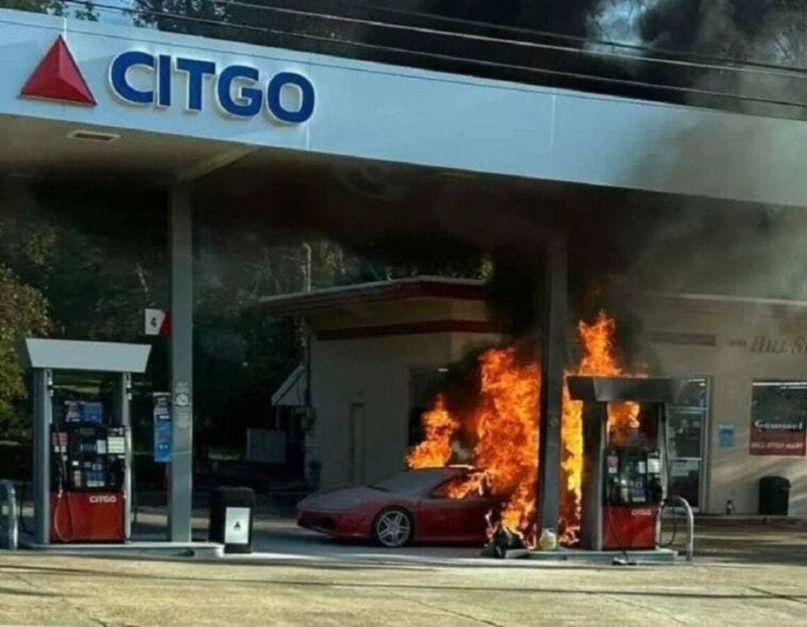 Ferrari-F430 on fire