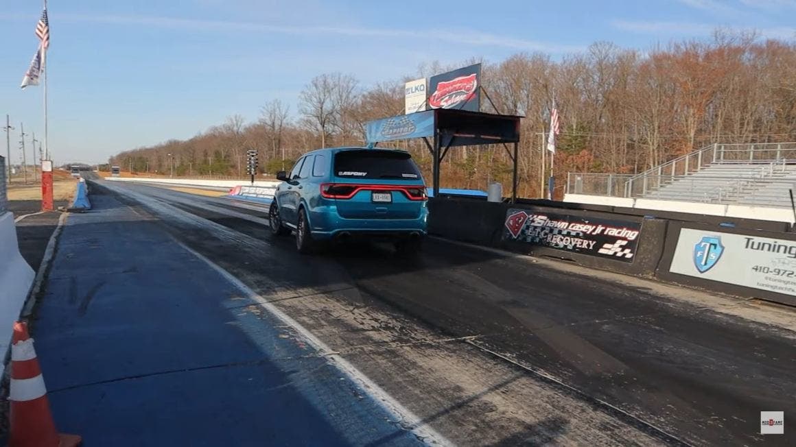 Dodge Durango SRT Hellcat: the 8-second monster shaking supercars (Video)