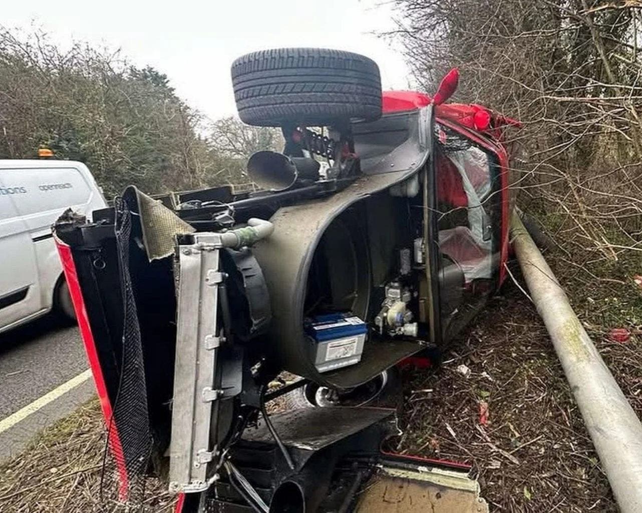 Ferrari F40 crash UK