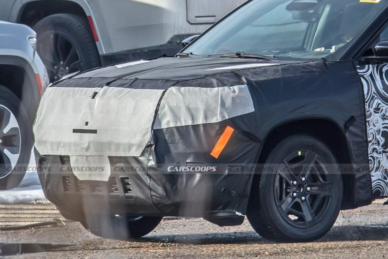 Jeep Cherokee spy photo