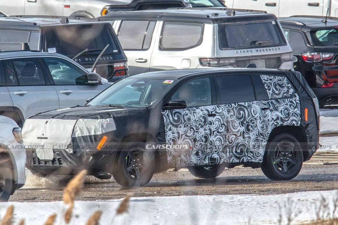 Jeep Cherokee spy photo