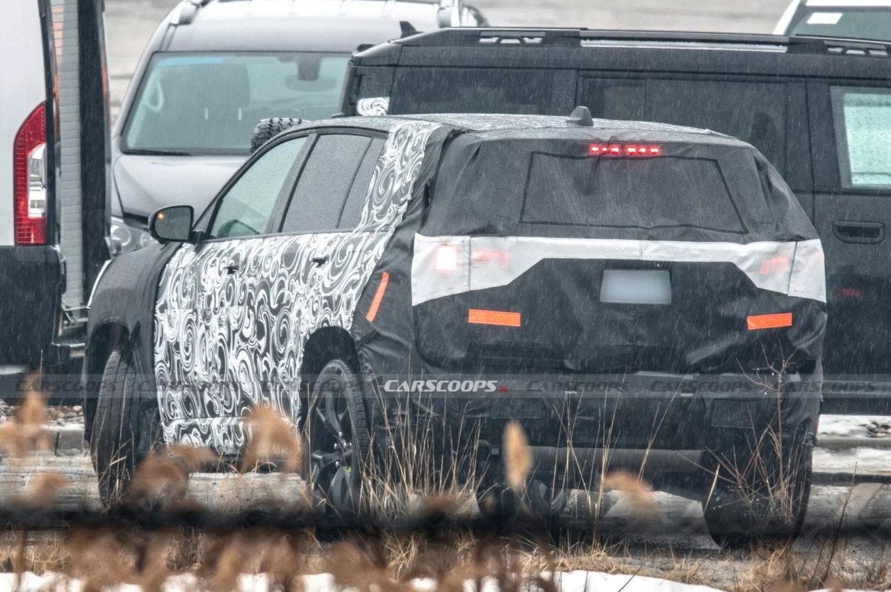 Jeep Cherokee spy photo