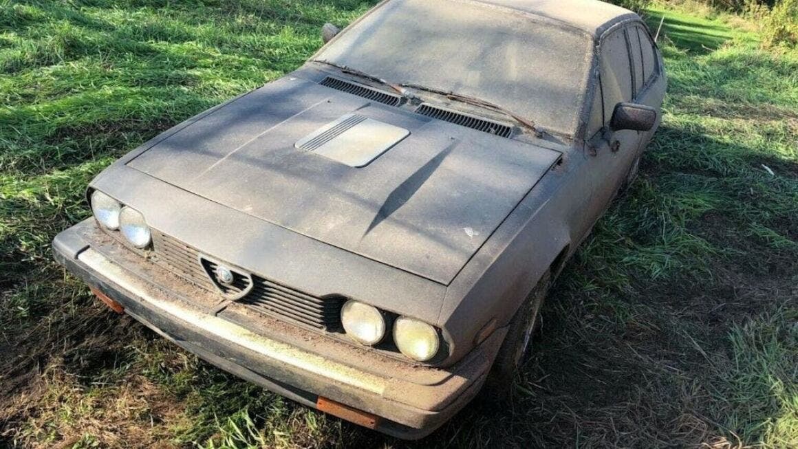 Alfa Romeo GTV-6 barn