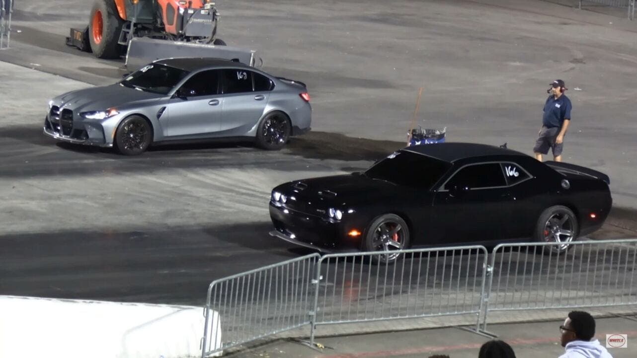 Dodge Hellcat BMW M3 drag race