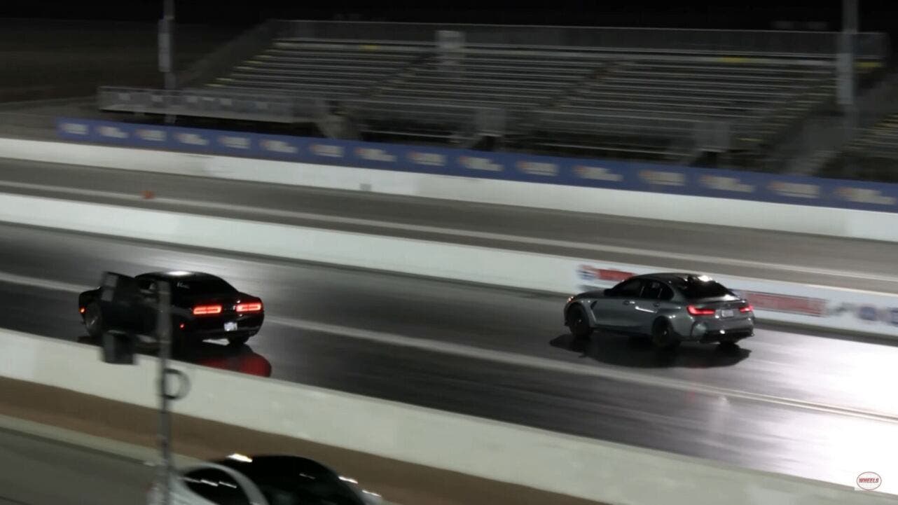 Dodge Hellcat BMW M3 drag race