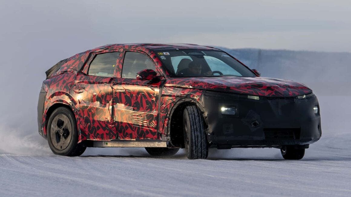 New Alfa Romeo Stelvio 2025 spy photo