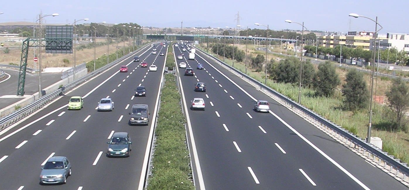 Autostrada: Il Limite Di Velocità Potrebbe Essere Portato A 150 Km/h ...