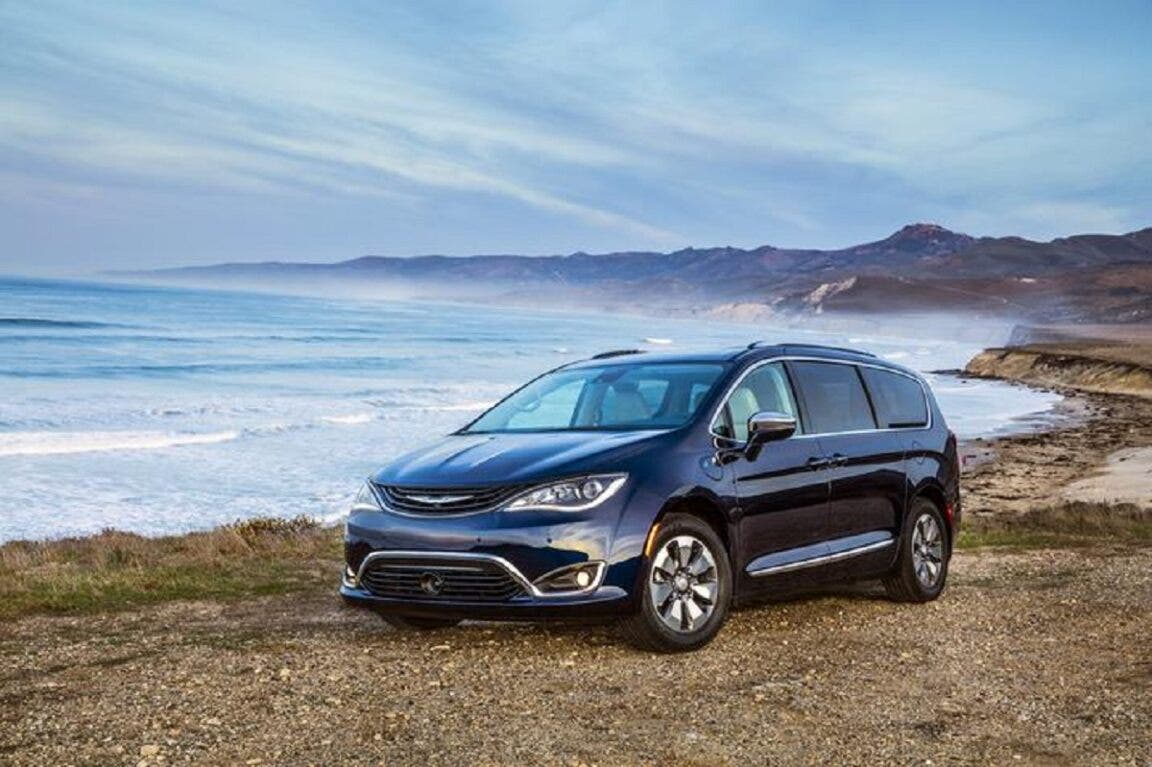 Chrysler Pacifica Hybrid è il miglior minivan ibrido d'America