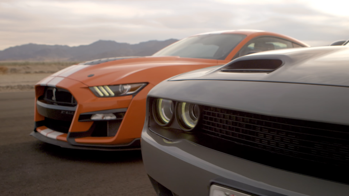 Dodge Challenger SRT Hellcat vs Ford Mustang Shelby GT500