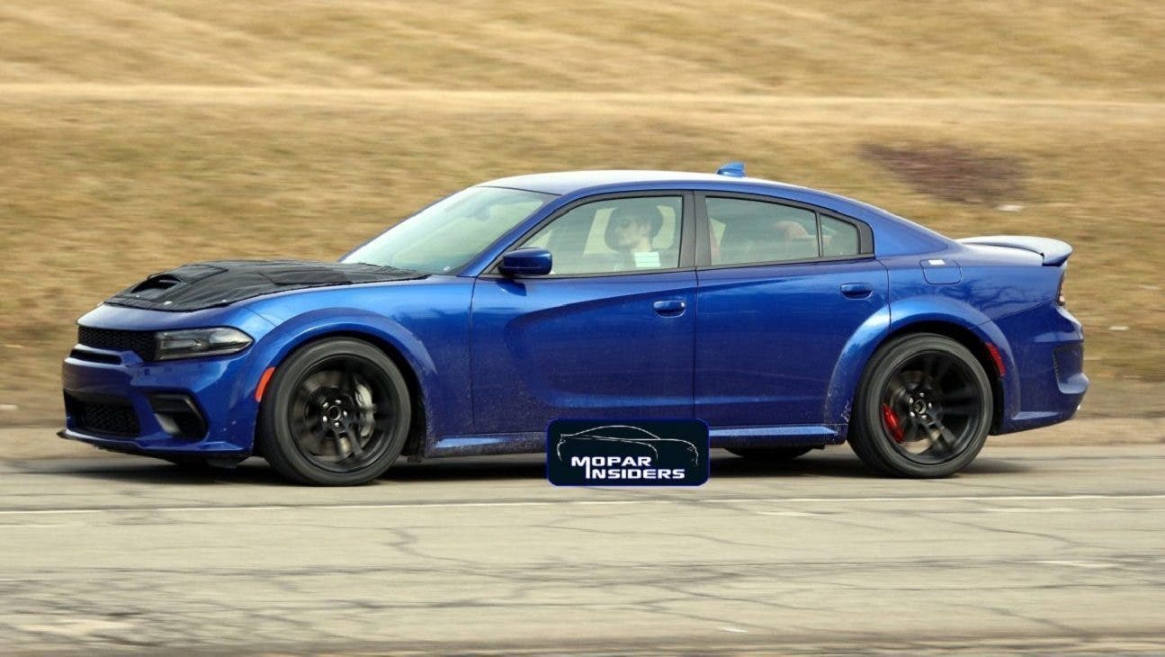 Dodge Charger SRT Hellcat Redeye Widebody 2020 si mostra in foto