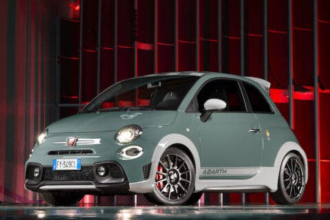 Abarth 695 70° Anniversario spoiler Assetto Variabile